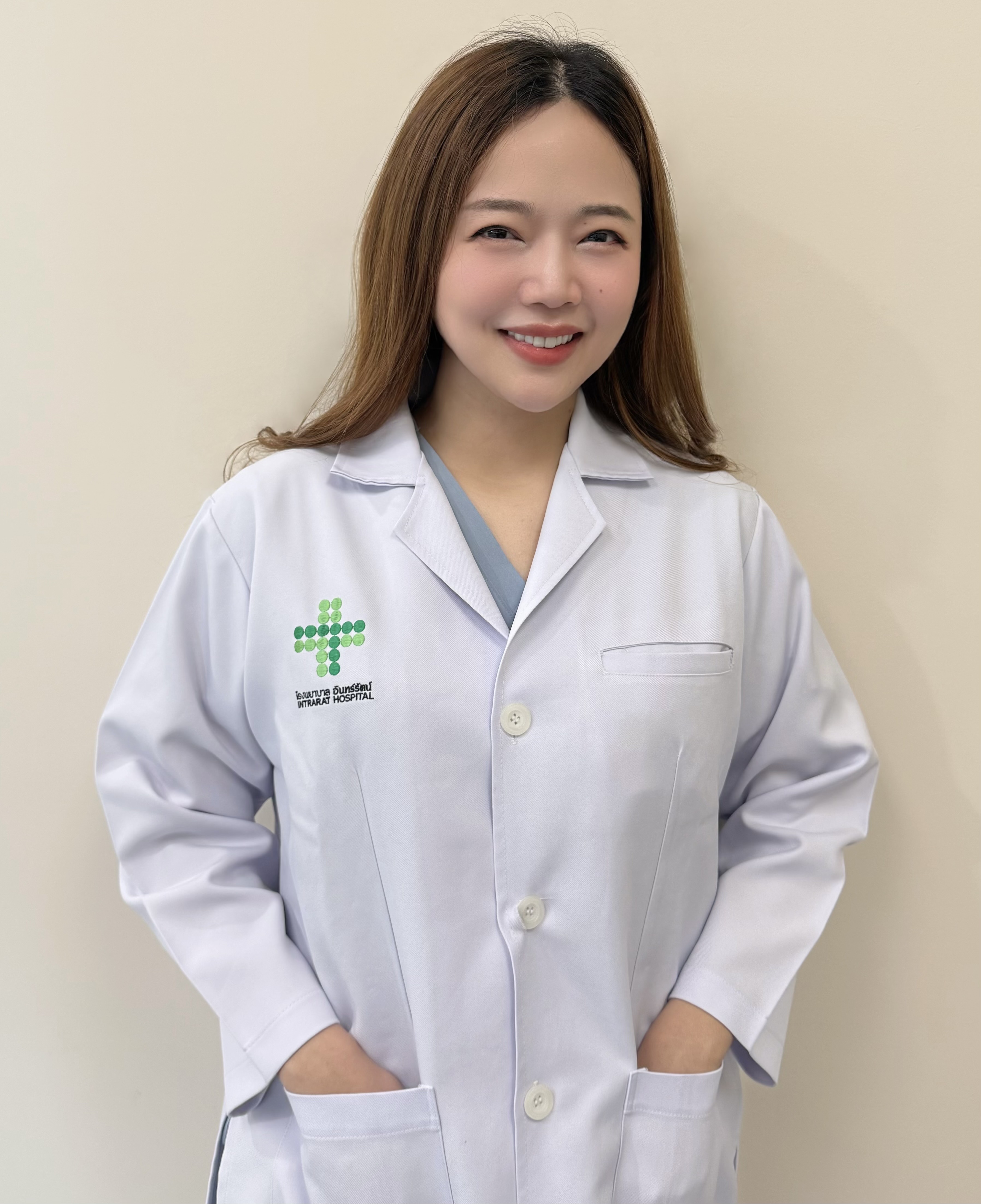 ทพญ.พลอยไพลิน รดีสุจริตกุล 